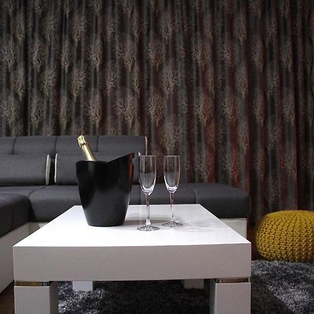 Ramonda - New Belgrade Apartment ภายนอก รูปภาพ