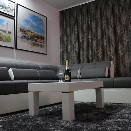 Ramonda - New Belgrade Apartment ภายนอก รูปภาพ