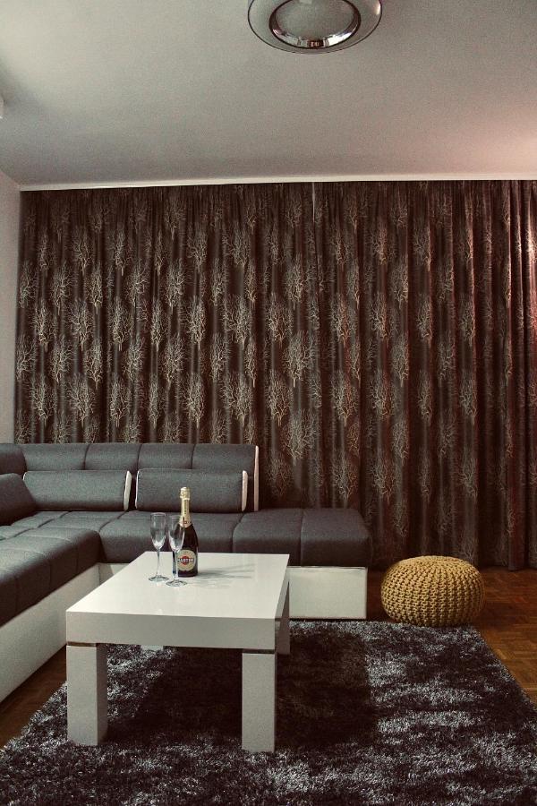 Ramonda - New Belgrade Apartment ภายนอก รูปภาพ