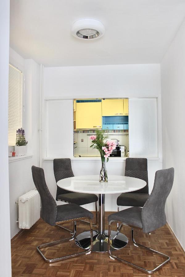Ramonda - New Belgrade Apartment ภายนอก รูปภาพ