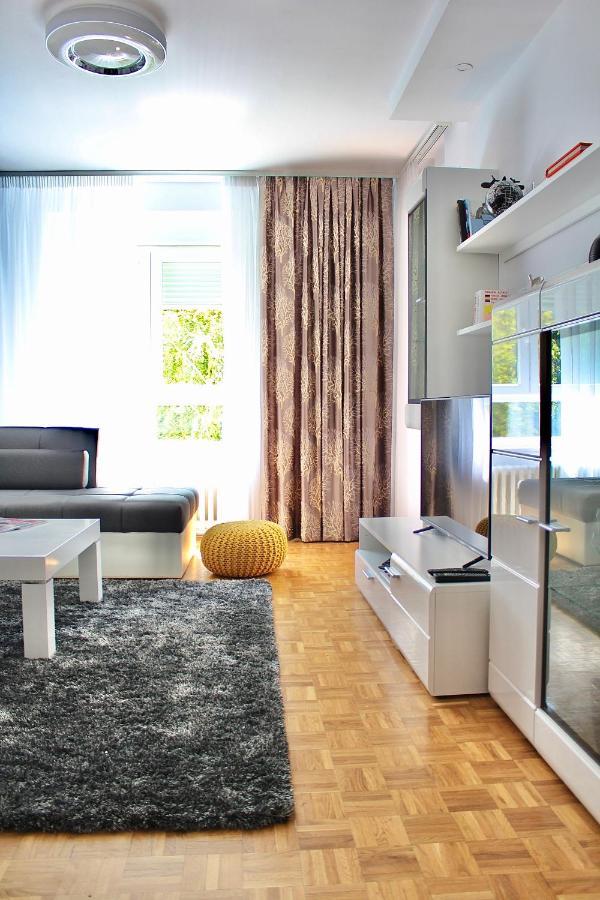 Ramonda - New Belgrade Apartment ภายนอก รูปภาพ
