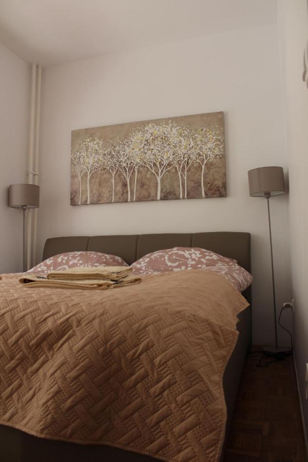 Ramonda - New Belgrade Apartment ภายนอก รูปภาพ