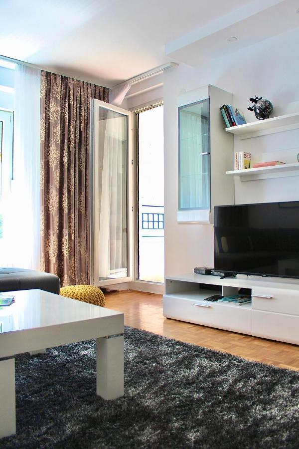 Ramonda - New Belgrade Apartment ภายนอก รูปภาพ