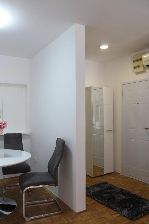 Ramonda - New Belgrade Apartment ภายนอก รูปภาพ