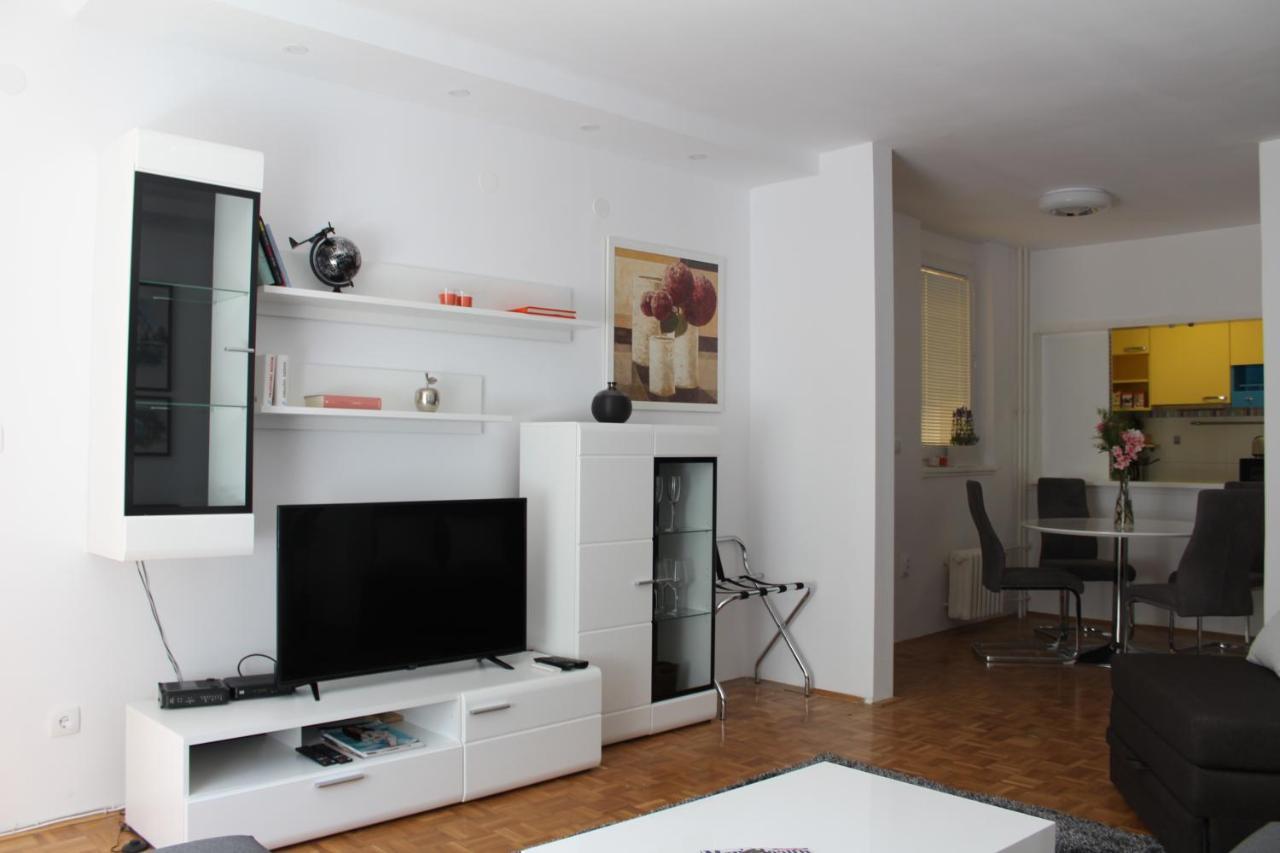 Ramonda - New Belgrade Apartment ภายนอก รูปภาพ