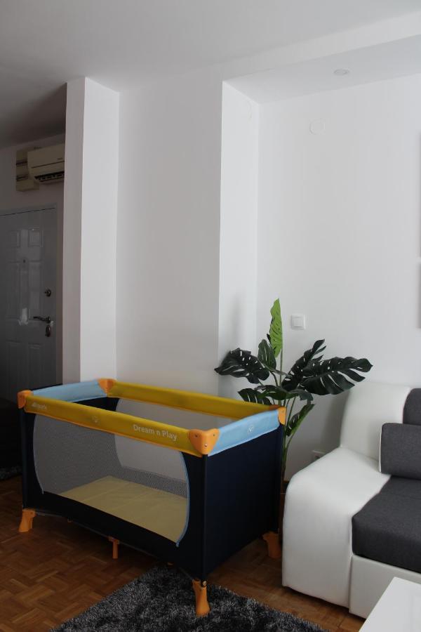 Ramonda - New Belgrade Apartment ภายนอก รูปภาพ