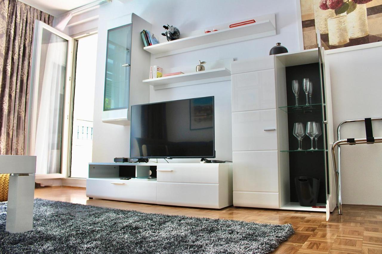 Ramonda - New Belgrade Apartment ภายนอก รูปภาพ